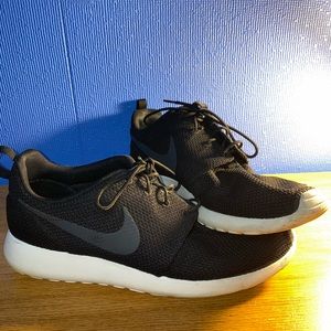 Nike Roshe One (basically new)
